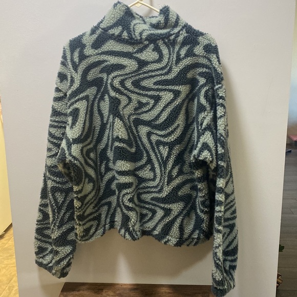 Ardene Green Swirl Half Zip Fuzzy Sweater - Picture 3 of 3
